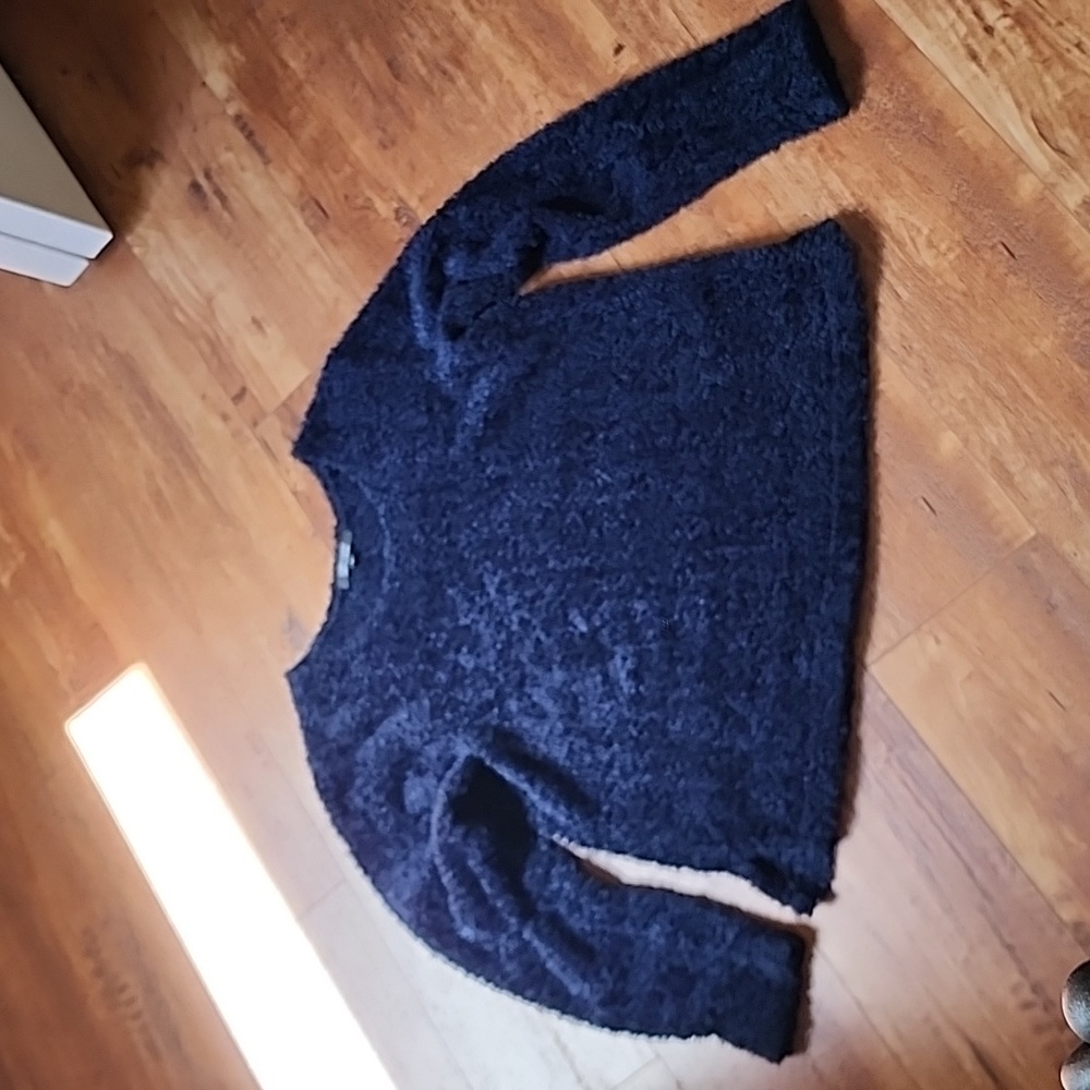 Women's fuzzy cropped sweater